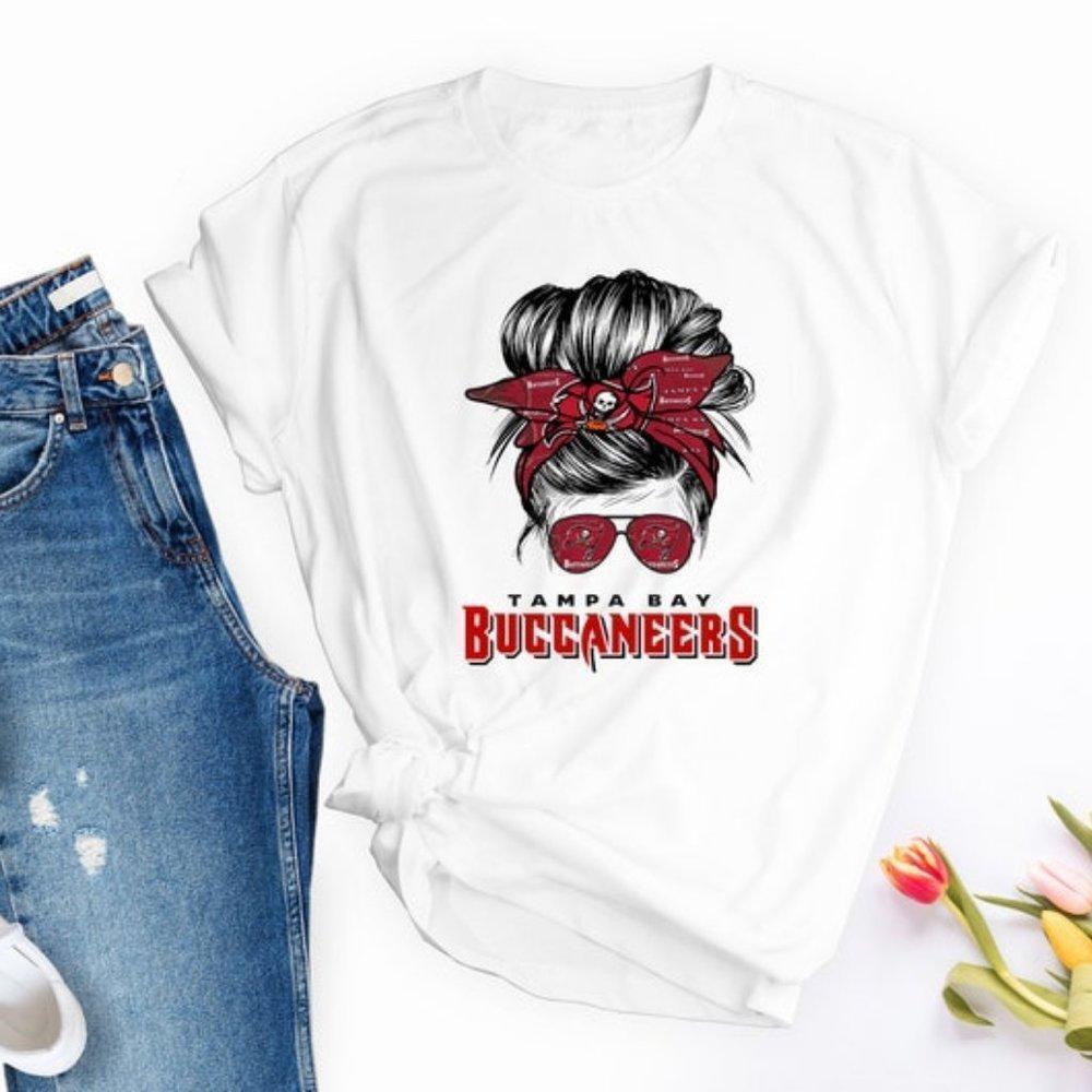 Girl Tampa Bay Buccaneers Football Fan Retro Unisex TShirt